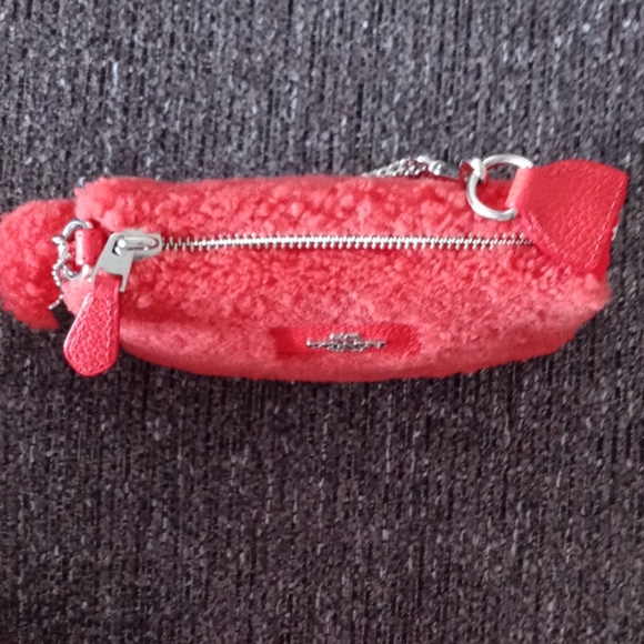 🆕 🏵RARE Coach🏵 - Shearling Nolita w/Pom Pom - Picture 5 of 14
